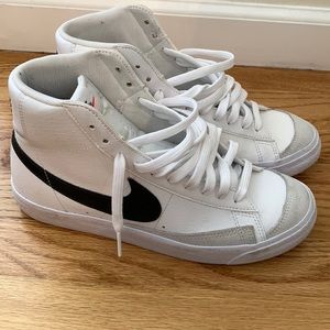 Nike Blazer boys size 6 womens size 8.5